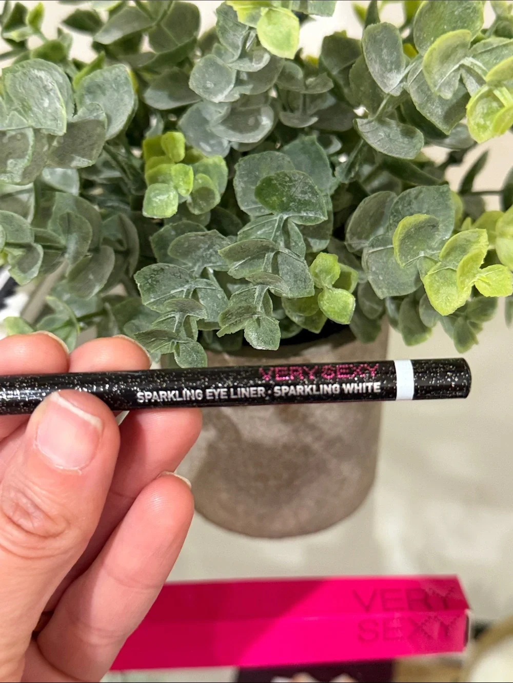 VS White Sparkling Eye Liner